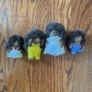 Calico Critters Pickleweeds Hedgehog Family Figure Set Of 4